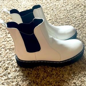 Sincerely Jules ankle boots. New never worn.